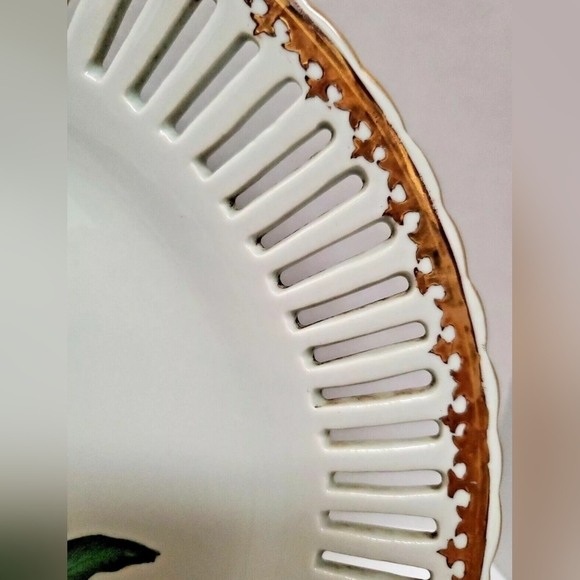 Reticulated United Wilson 1897 Handpainted Flower Plate w/Gold Trim Pre-owned - Picture 3 of 6
